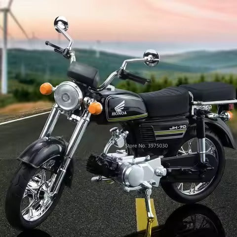 1:12 Diecast Honda CD 70 Bike Model – Metal Motorcycle Toy